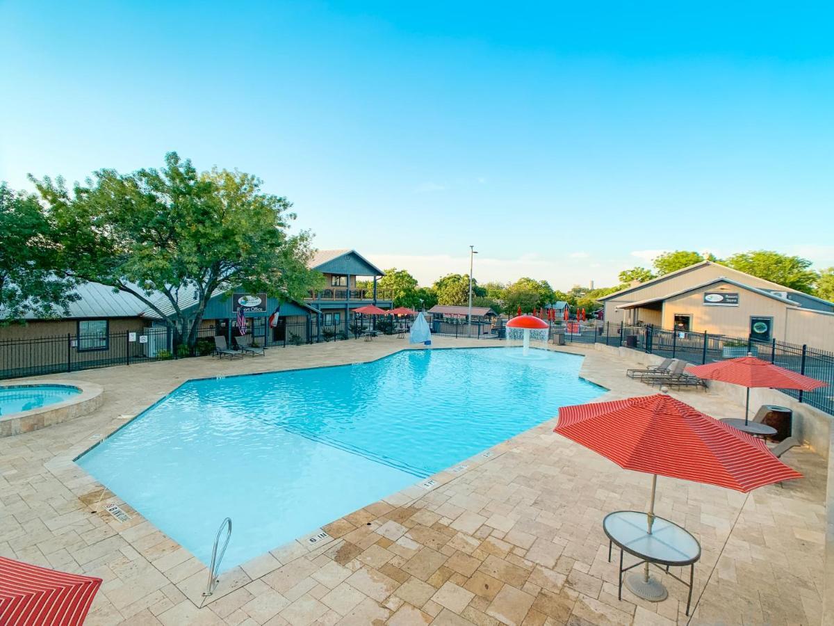 Sun Retreats Texas Hill Country Hotel New Braunfels Exterior foto