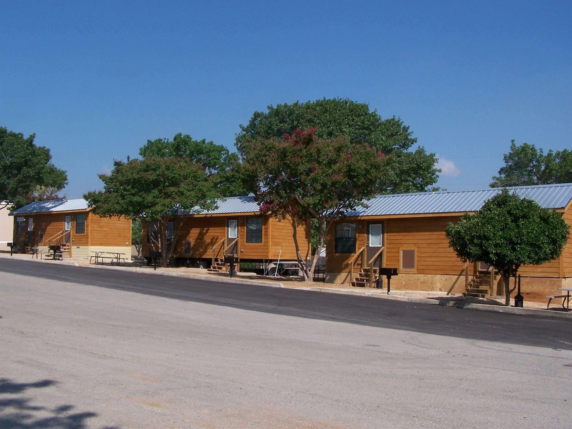 Sun Retreats Texas Hill Country Hotel New Braunfels Exterior foto
