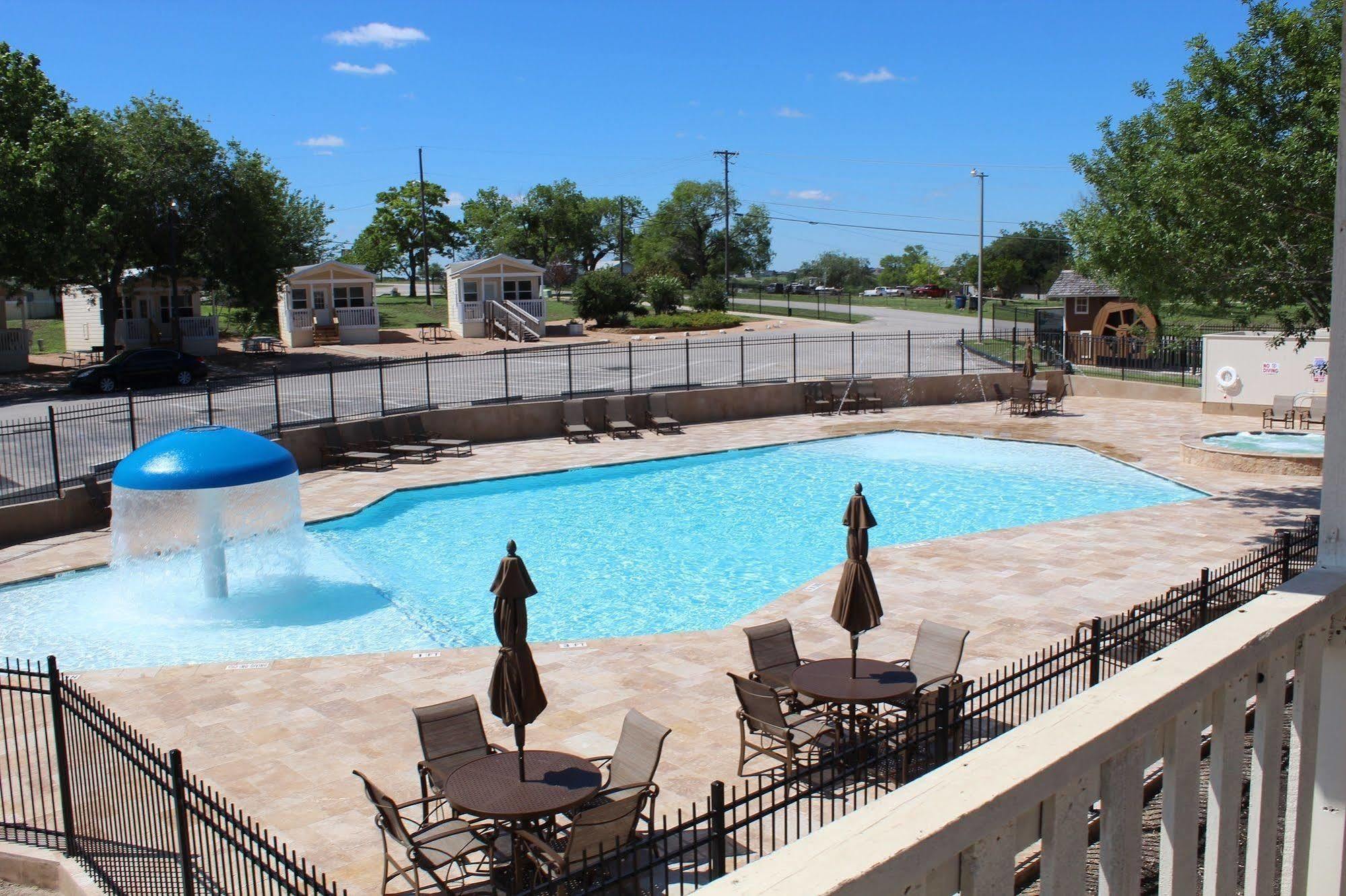 Sun Retreats Texas Hill Country Hotel New Braunfels Exterior foto